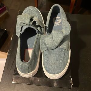 New Blue Jean Guess Flats.